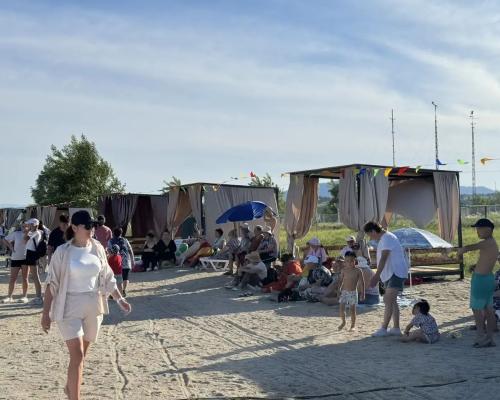 В посёлке Новая Бухтарма открыли туристический сезон и муниципальный пляж