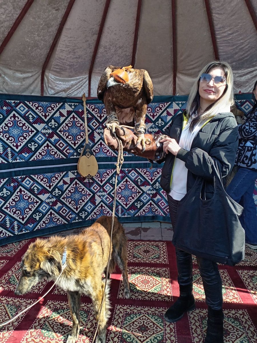 В Усть-Каменогорске начинается празднование Наурыза у Дома дружбы