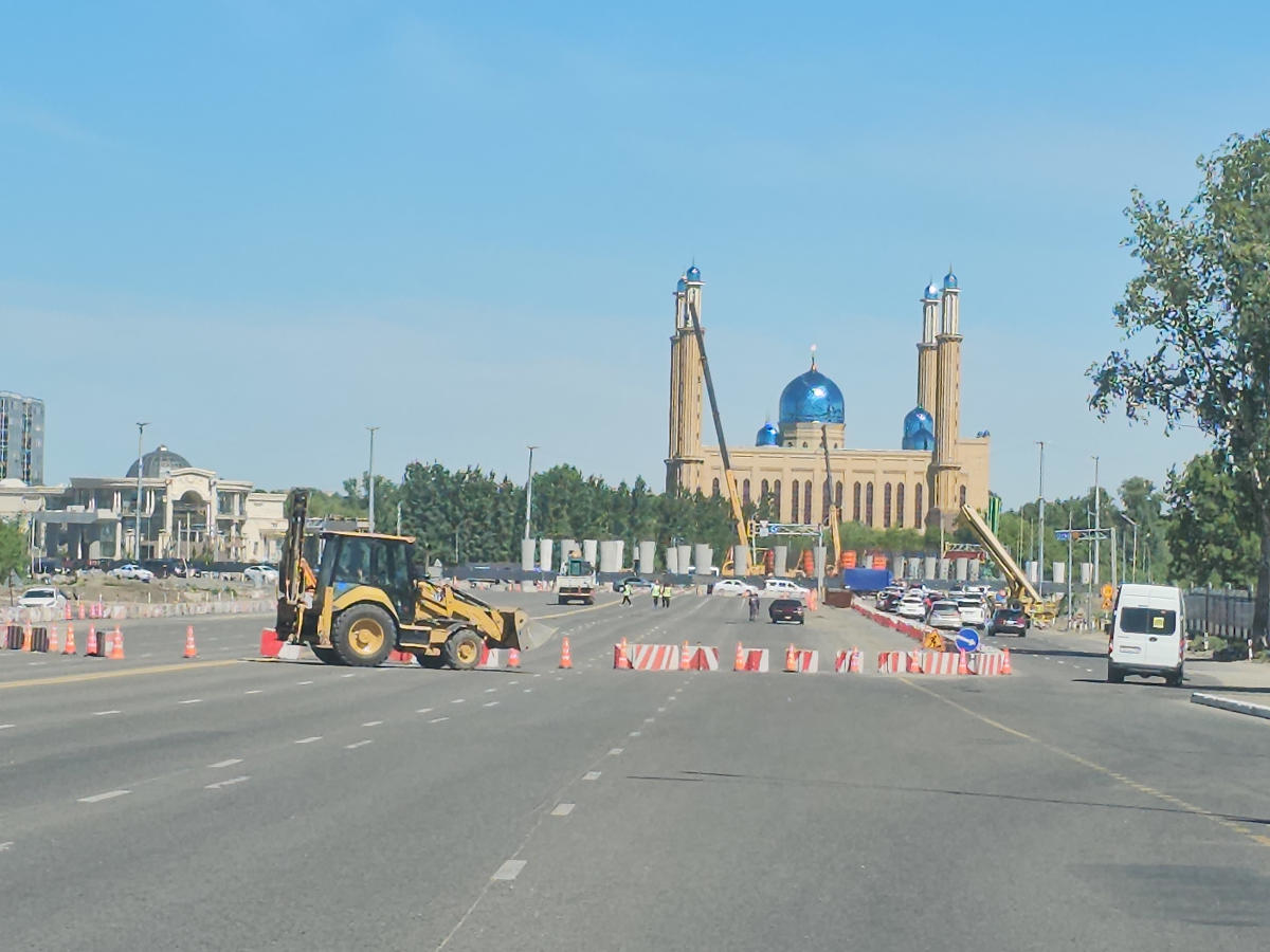 Пробки в Усть-Каменогорске: из-за стройки перекрыли проспект Сатпаева
