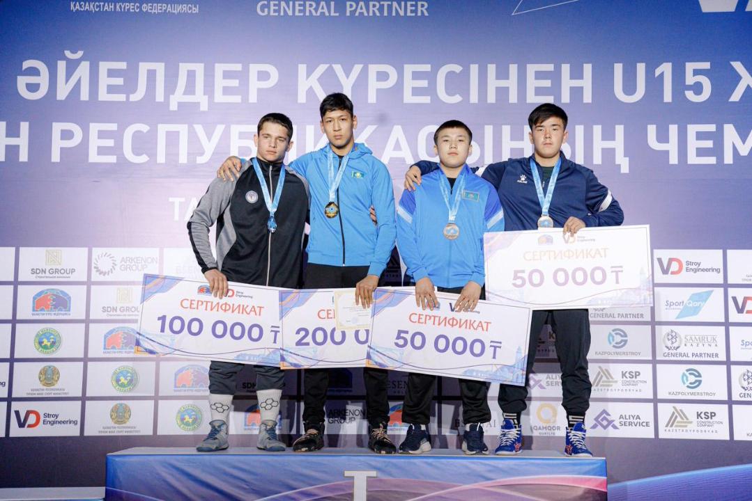 Трое борцов из области Абай стали чемпионами Казахстана