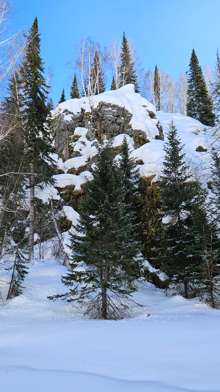 После сильных морозов в ВКО стали доступны маршруты по руслу Горной Ульбы
