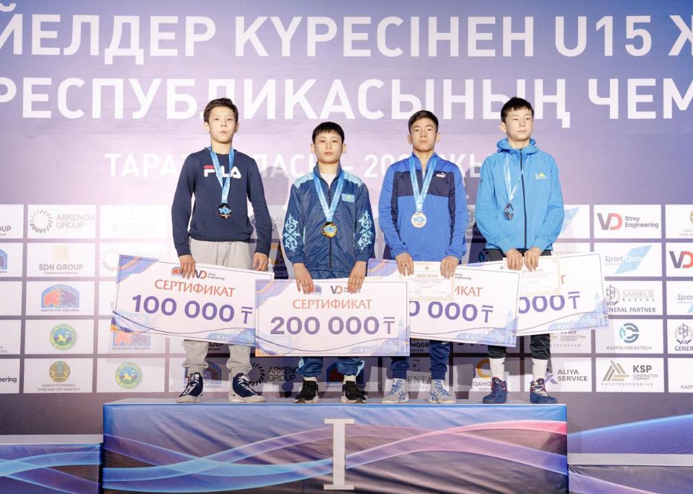 Трое борцов из области Абай стали чемпионами Казахстана