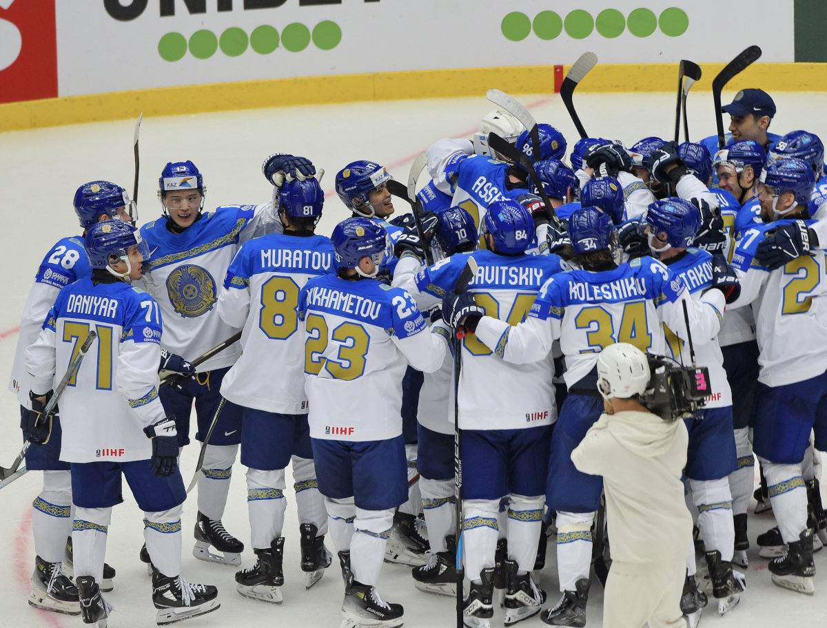 Сборная Казахстана по хоккею начала подготовку к ЧМ-2026: объявлен расширенный состав