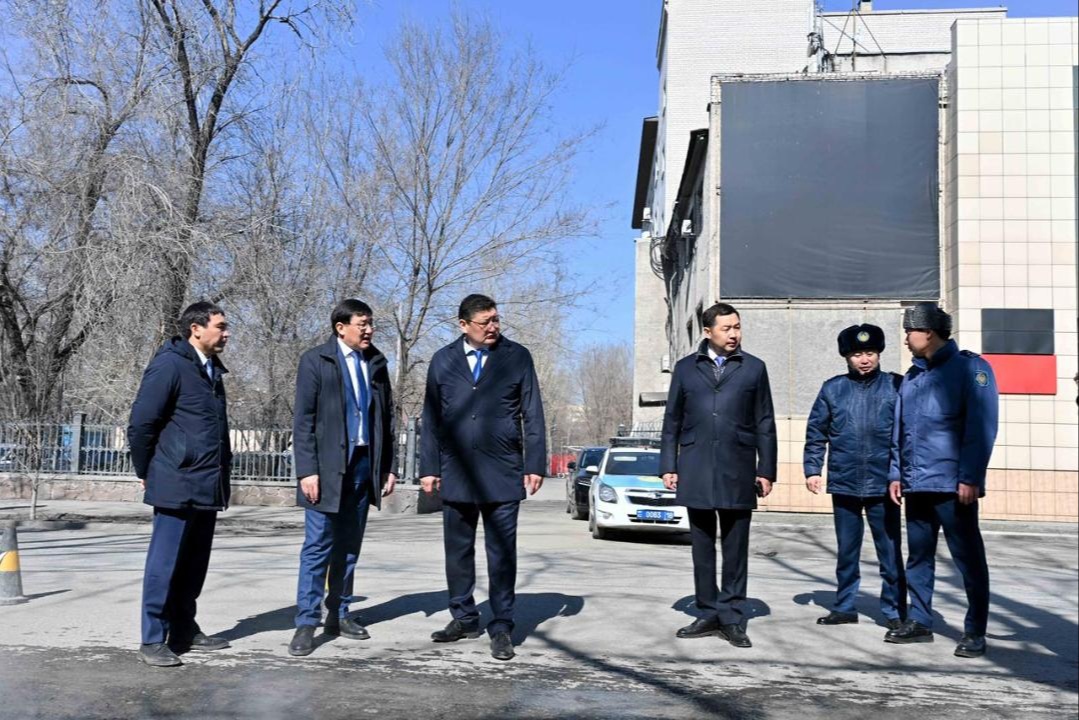 Сроки и качество без компромиссов: аким области проверил дорожные работы в Семее