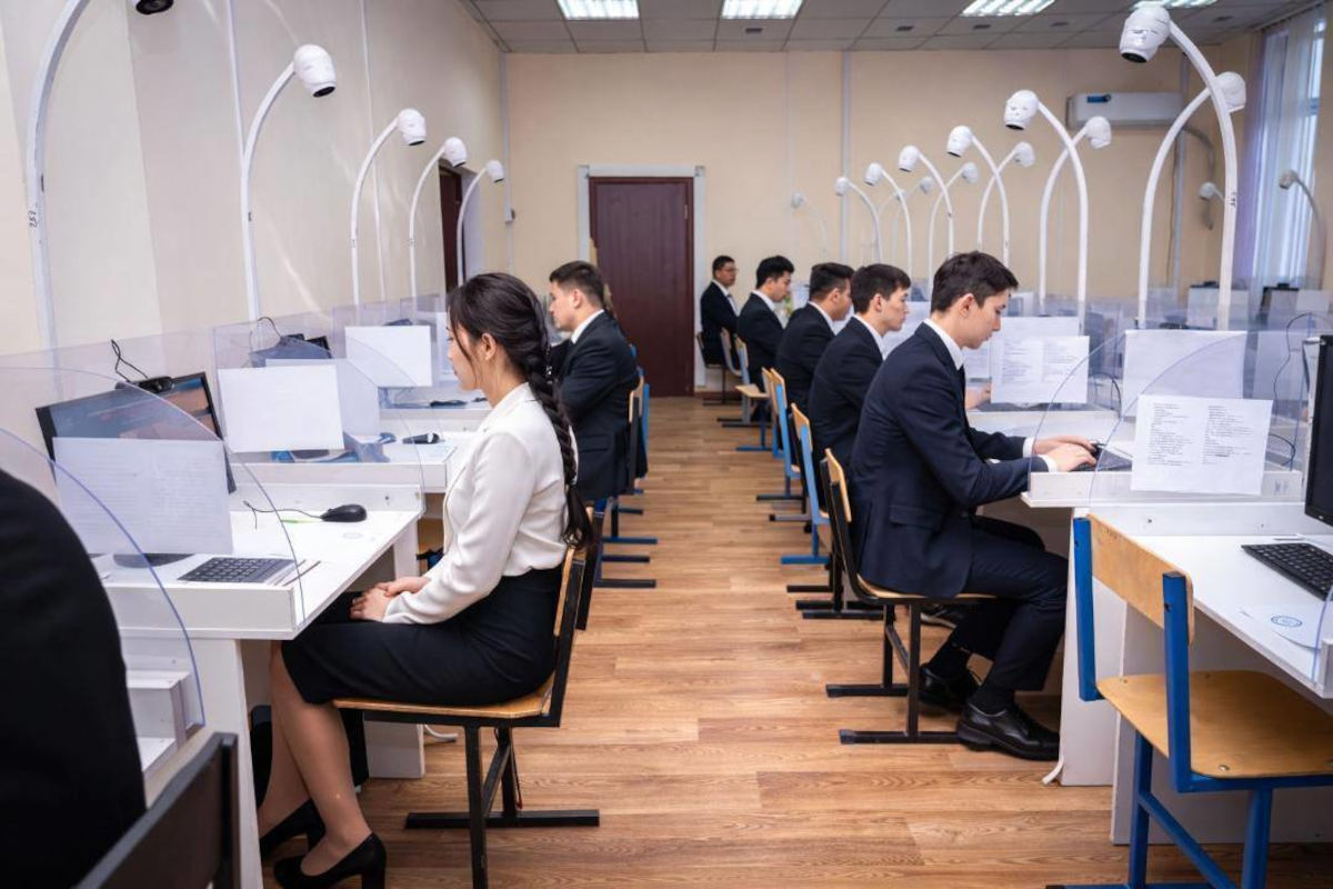 Почти 400 абитуриентов лишились результатов ЕНТ за нарушения