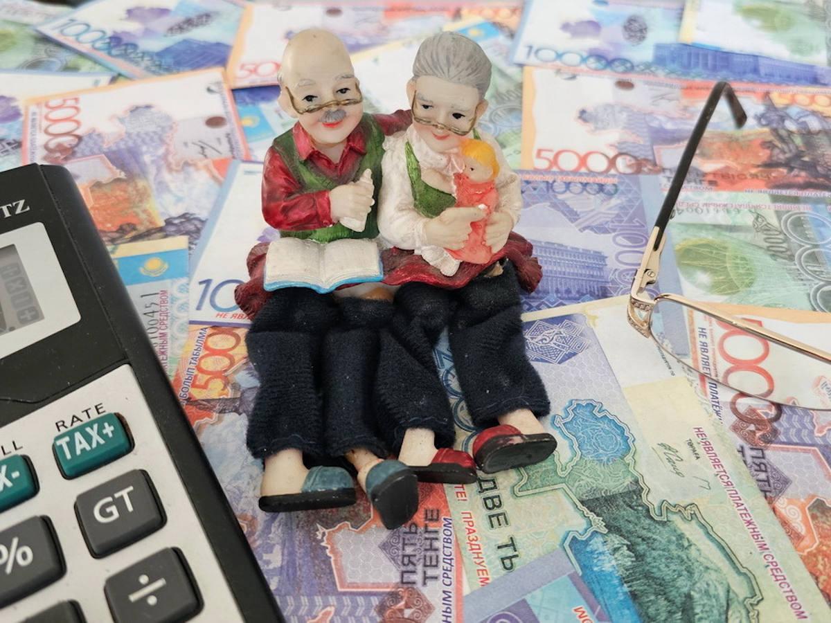 Казахстан меняет правила накоплений: как хотят поддержать пенсионеров после 80