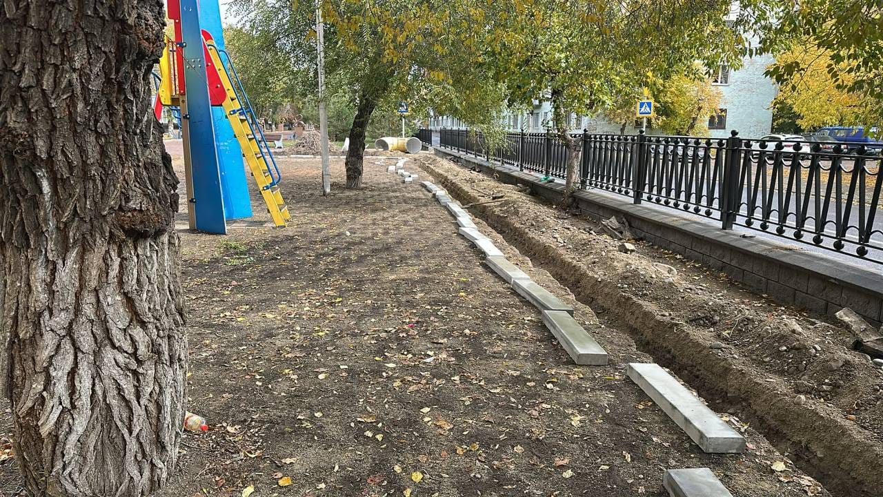В Усть-Каменогорске на бульваре Гагарина обновят детскую площадку и аллею
