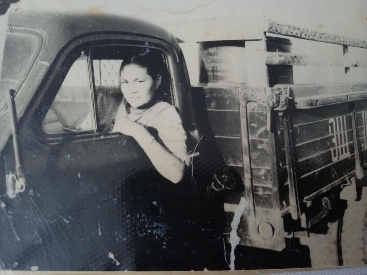 Жительница ВКО посвятила 30 лет работе водителем грузовика