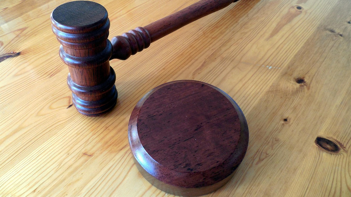 В Таразе учитель отсудил компенсацию за обвинения в коррупции