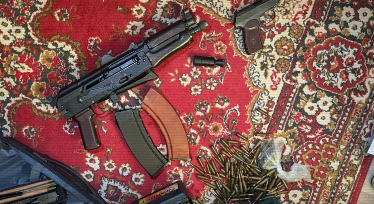 В Алматы задержали группу с арсеналом оружия и планами давления на бизнес