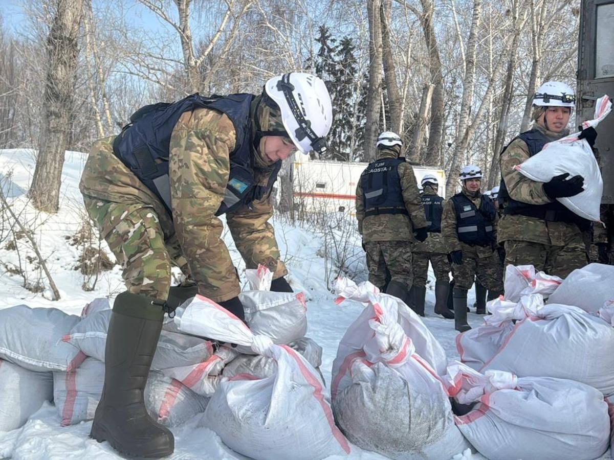 В Усть-Каменогорске отработали тактику действий на случай подъема воды в протоке Иртыша 