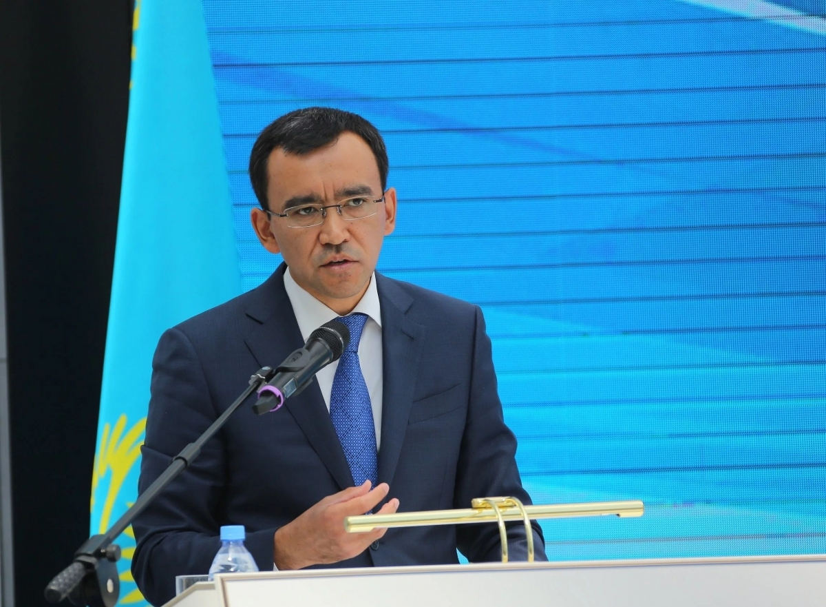 Маулен Ашимбаев заявил о стрессовой ситуации для малого и среднего бизнеса в Казахстане