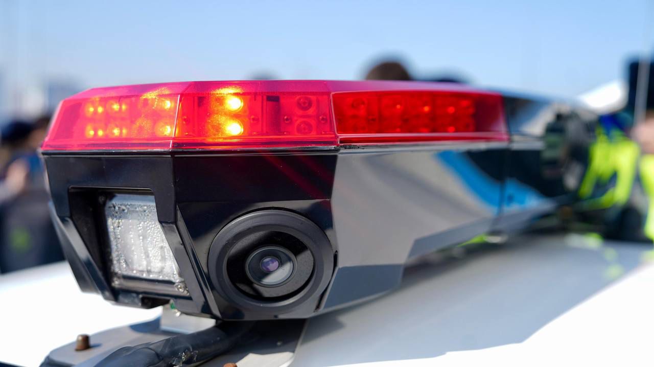 Полицейские оказали помощь водителю на трассе Усть-Каменогорск – Риддер