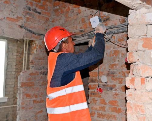 Больницу Курчатова обновят к осени: ремонт и новое оборудование