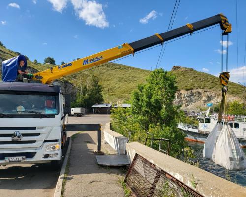 Усть-Каменогорская ГЭС показала, сколько мусора ежегодно вылавливают из Иртыша