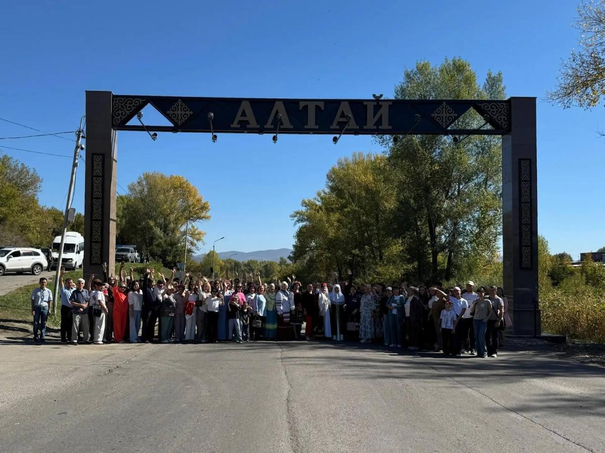 В Алтае к 235-летию города открыли въездную арку