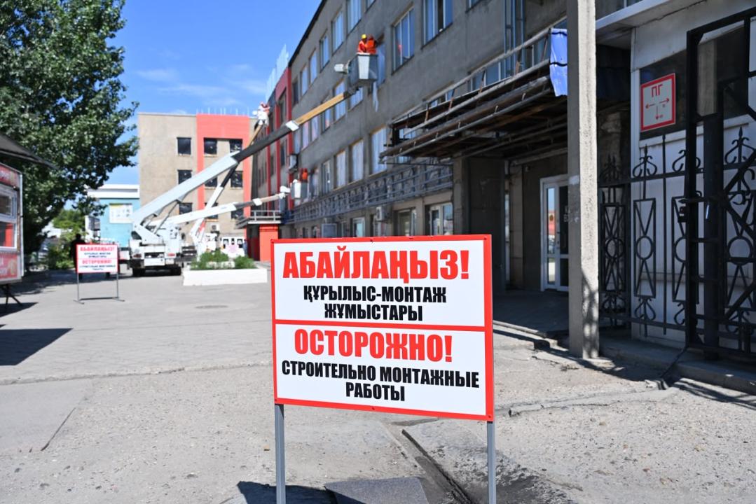 В Семее обновляют торговые объекты: ремонт «Нивы» завершат в августе