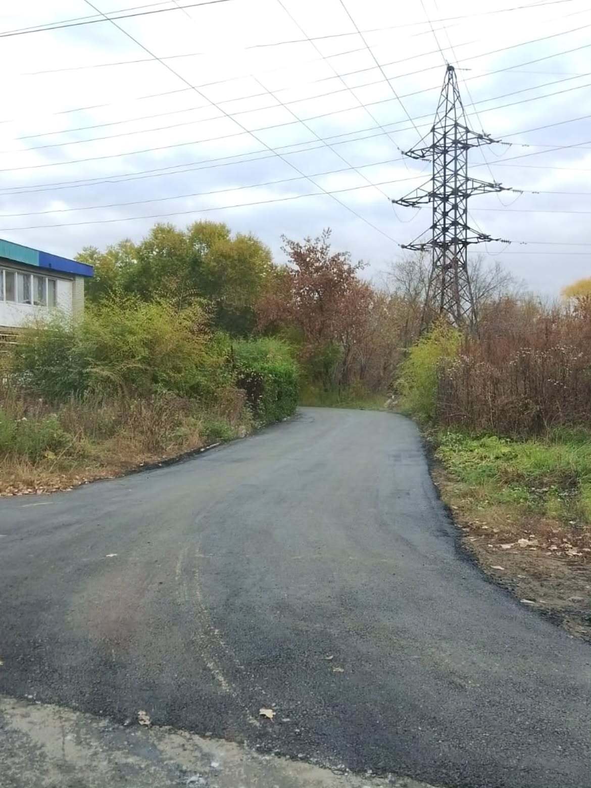 После обращения жителей на Щербакова в Усть-Каменогорске отремонтировали дворы