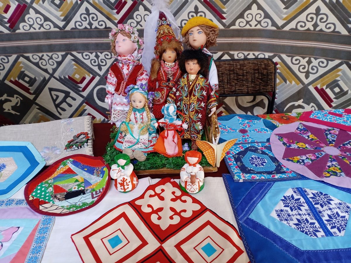 В Усть-Каменогорске начинается празднование Наурыза у Дома дружбы