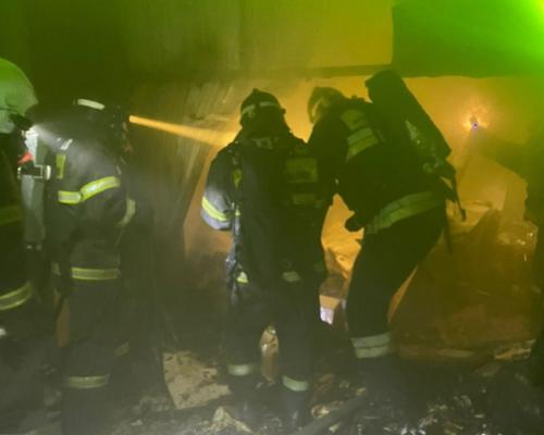 В Усть-Каменогорске пожарные предотвратили взрыв при пожаре