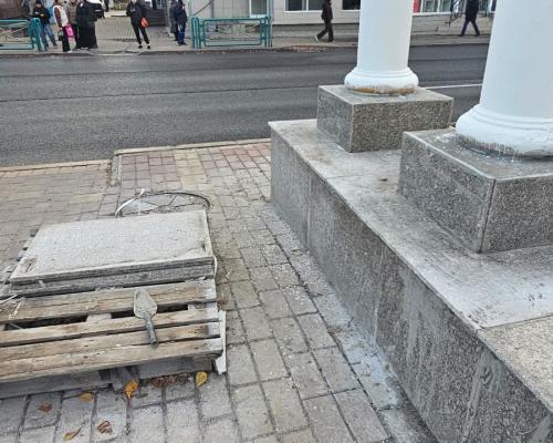 На проспекте Назарбаева в Усть-Каменогорске начали приводить в порядок прогулочную зону