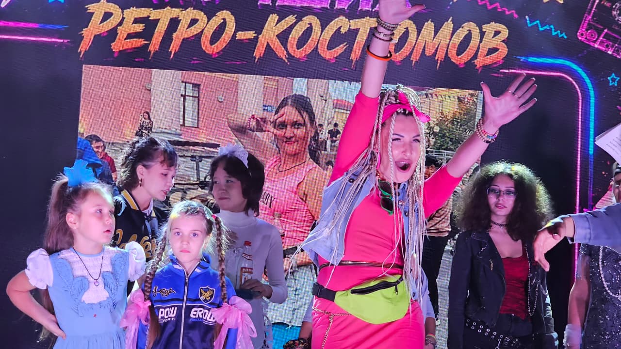 Музыка, танцы и ностальгия: в Усть-Каменогорске организовали ретро-вечеринку