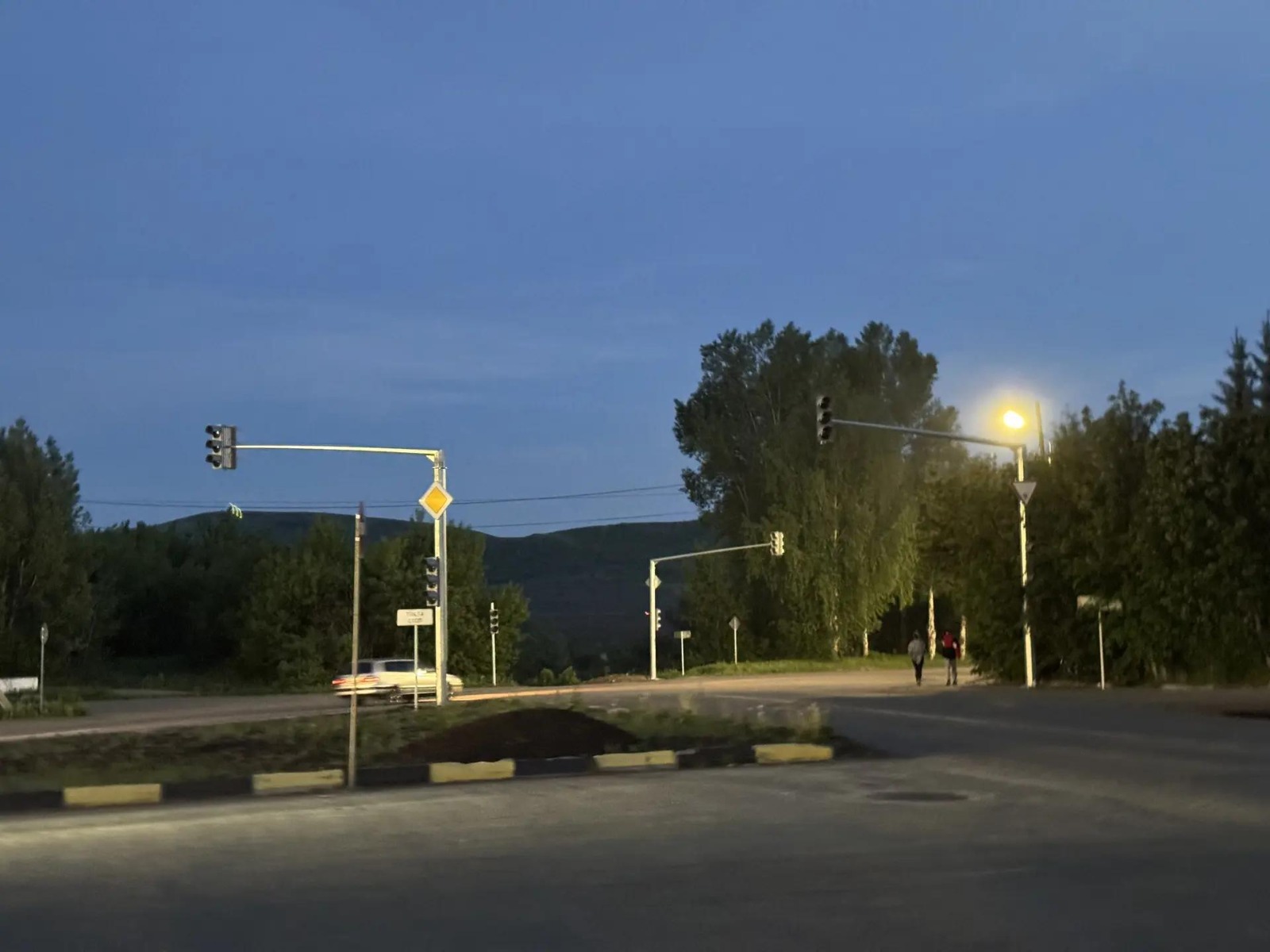 В городе Алтае установили три светофора на участках с интенсивным движением