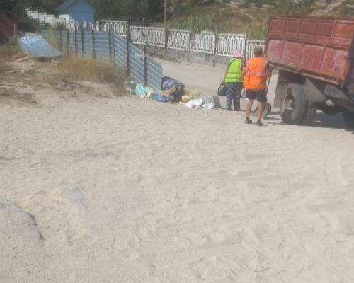 На побережье Бухтарминского водохранилища в районе Мохнатки провели субботник 