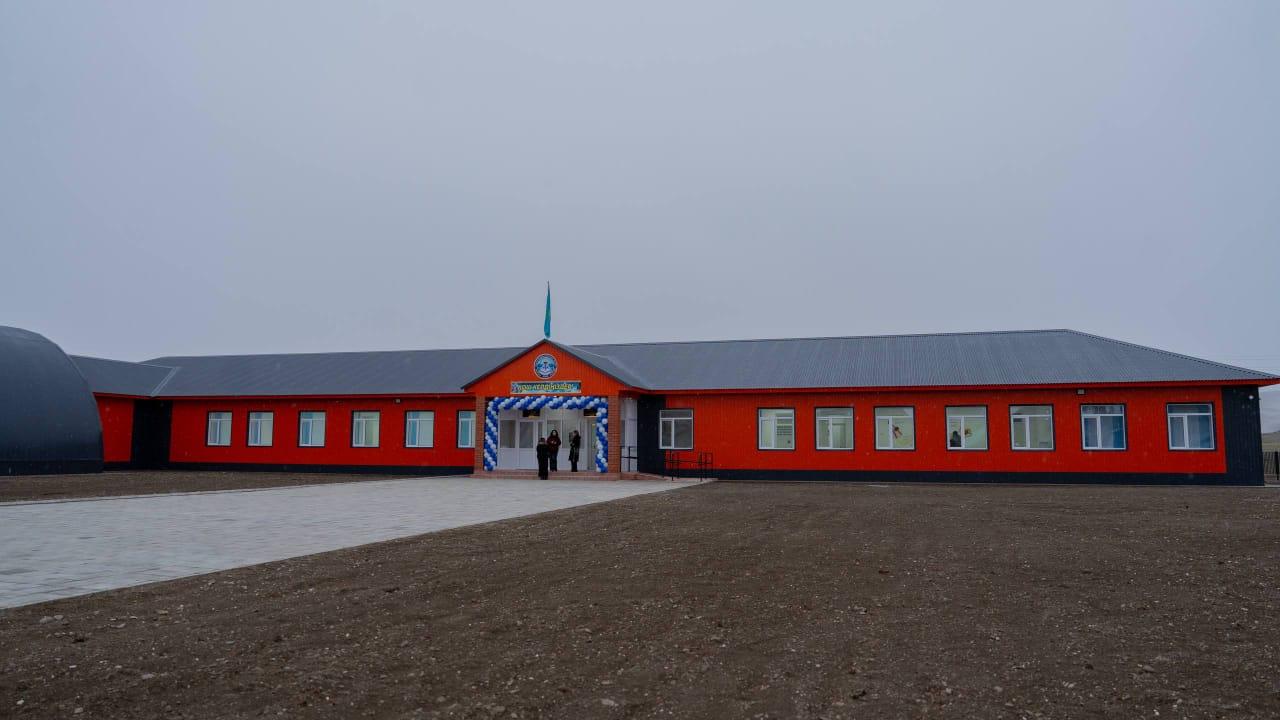 В ВКО к Дню Республики сельские школьники получили новую школу
