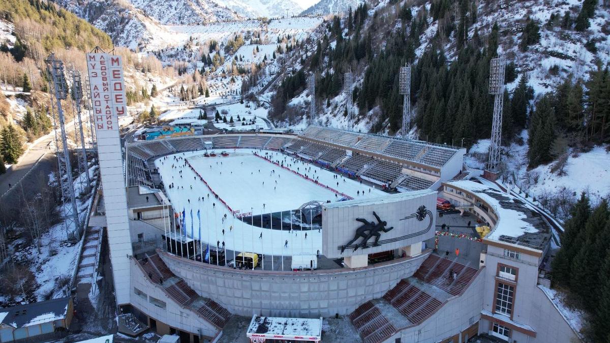 В Алматы могут ограничить въезд автомобилей к «Медеу»