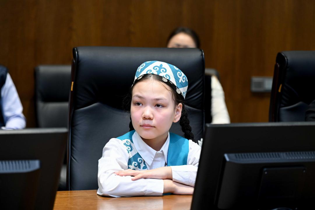 Аким области встретился с айтыскерами и деятелями искусства