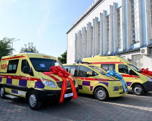 В Семее ко Дню медицинского работника наградили лучших врачей региона