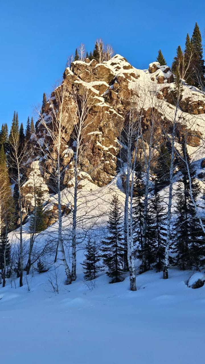 После сильных морозов в ВКО стали доступны маршруты по руслу Горной Ульбы