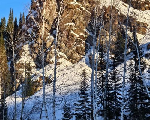 После сильных морозов в ВКО стали доступны маршруты по руслу Горной Ульбы