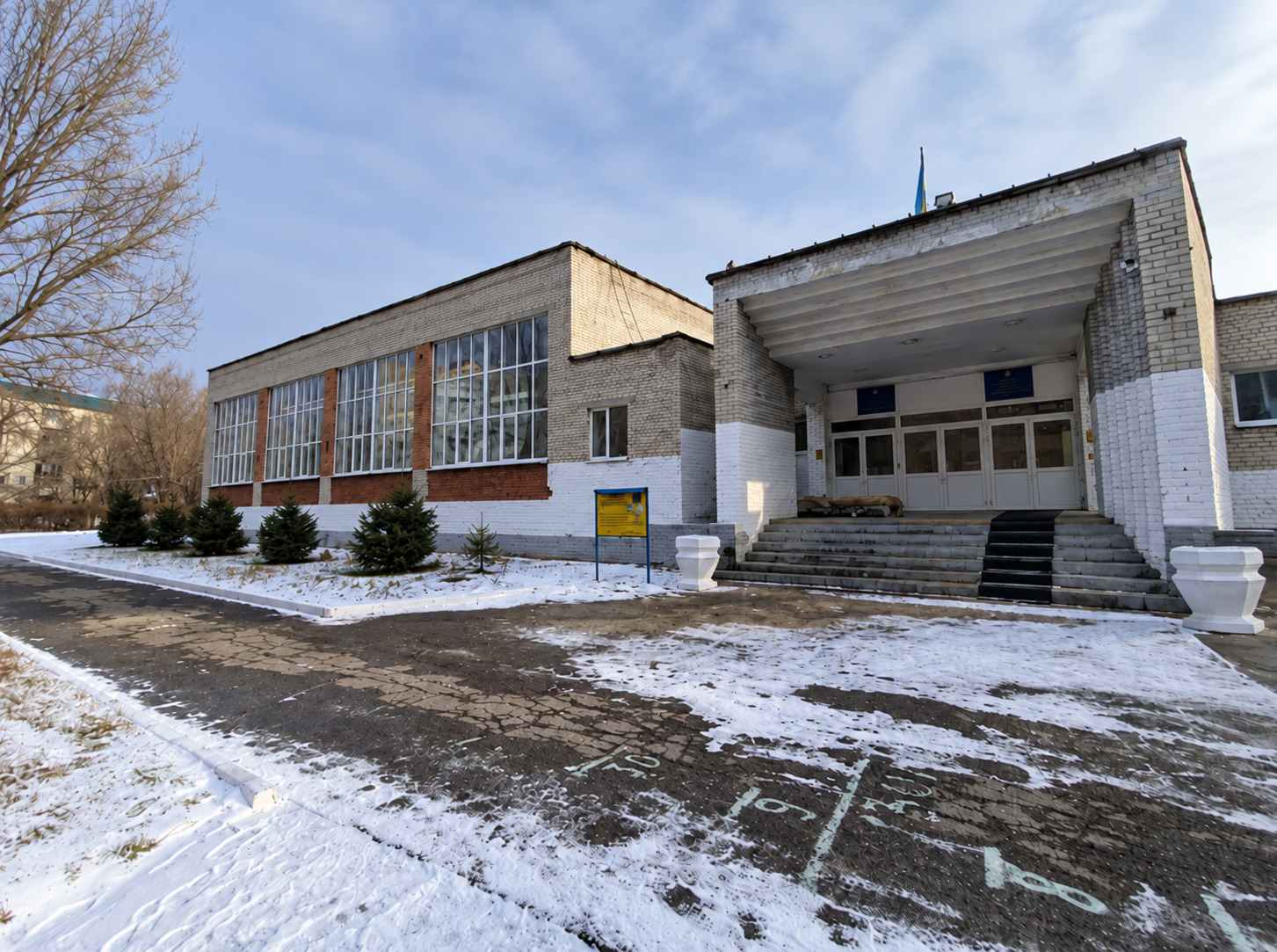 В Усть-Каменогорске составят план ремонта и благоустройства школ