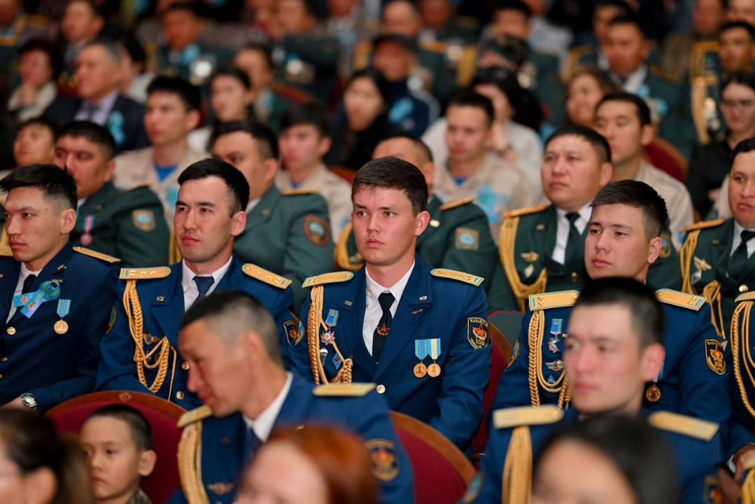 В Семее прошло торжественное собрание посвященное Дню Победы и Дню защитника Отечества