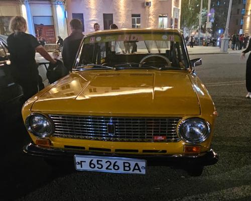 Музыка, танцы и ностальгия: в Усть-Каменогорске организовали ретро-вечеринку