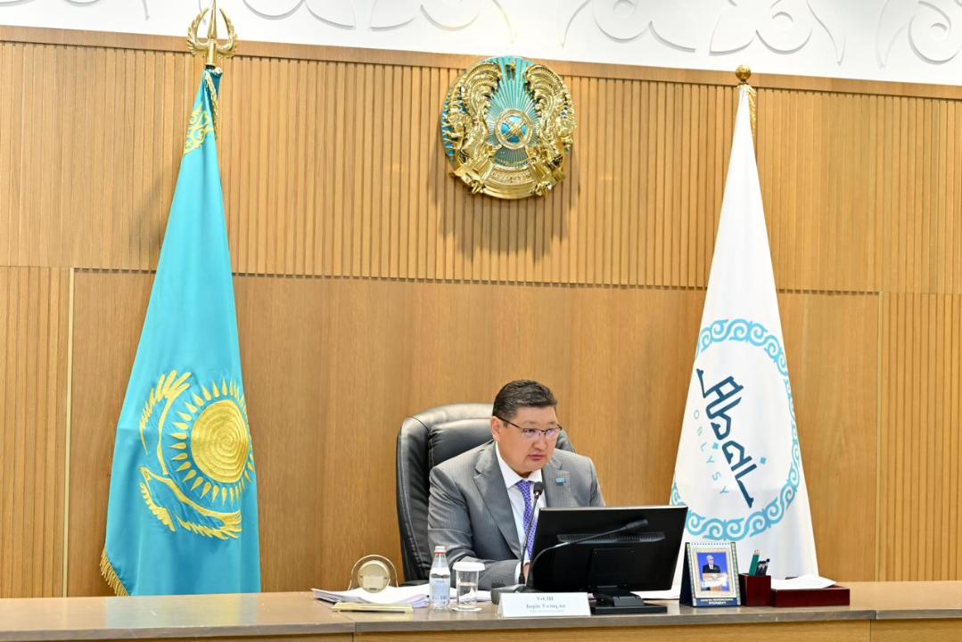 В области Абай готовятся к ЕНТ, каникулам и купальному сезону 2026