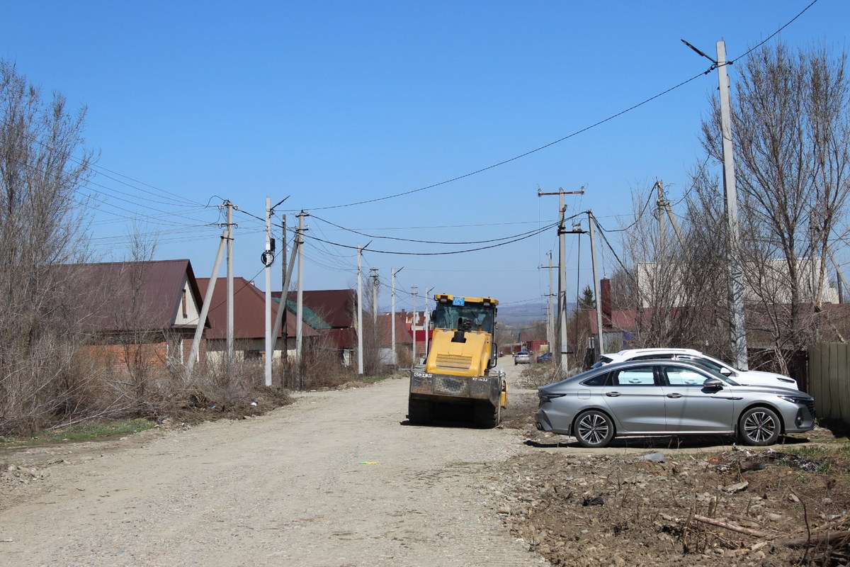 В Усть-Каменогорске начинается асфальтирование улиц села Ахмирово