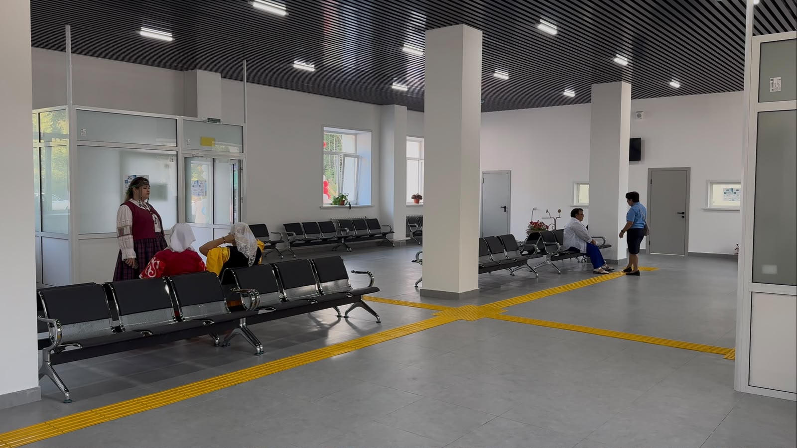 В ВКО в районе Алтай открыли сразу два обновленных железнодорожных вокзала