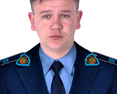 Полицейский из области Абай спас женщину из горящего дома