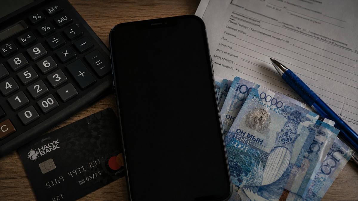 Полицейские задержали подозреваемого в интернет-мошенничестве на крупную сумму