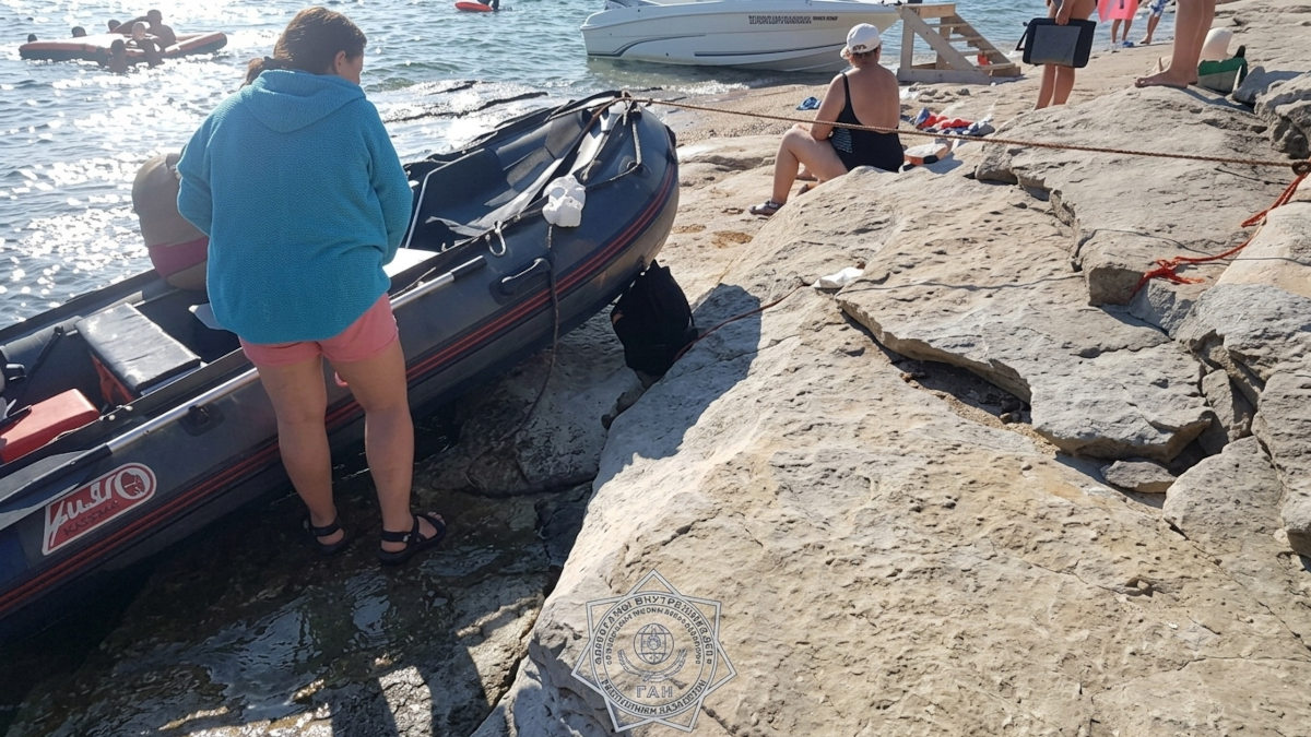 В ВКО спасатели эвакуировали отдыхающих на Бухтарминском водохранилище