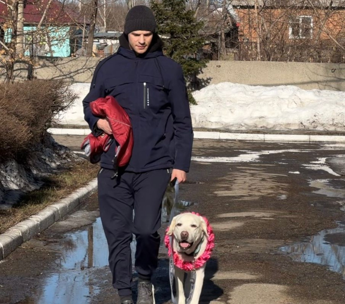 В Усть-Каменогорске четвероногого спасателя проводили на «пенсию»