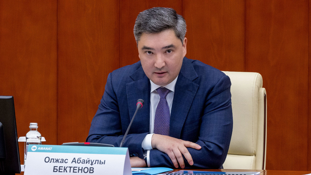 Новая Конституция — новые требования: Бектенов обратился к руководителям госорганов