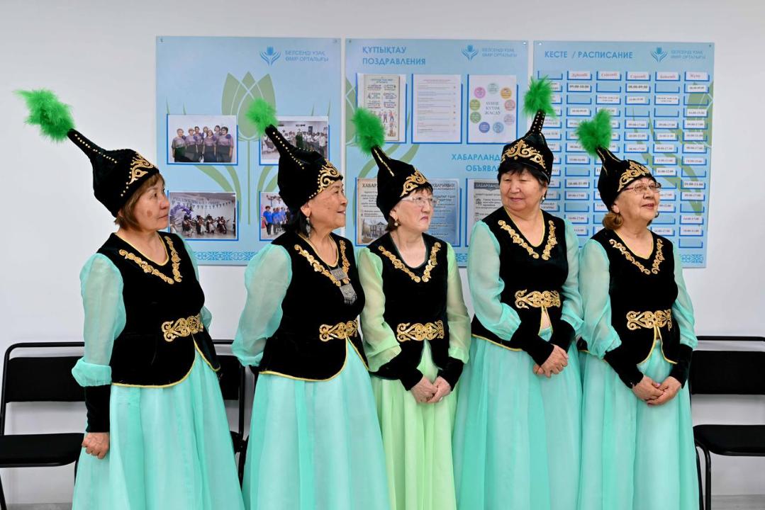 Аким области Абай посетил центр соцуслуг в Семее