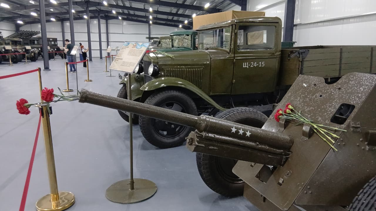 В Усть-Каменогорске открылась выставка военных автомобилей