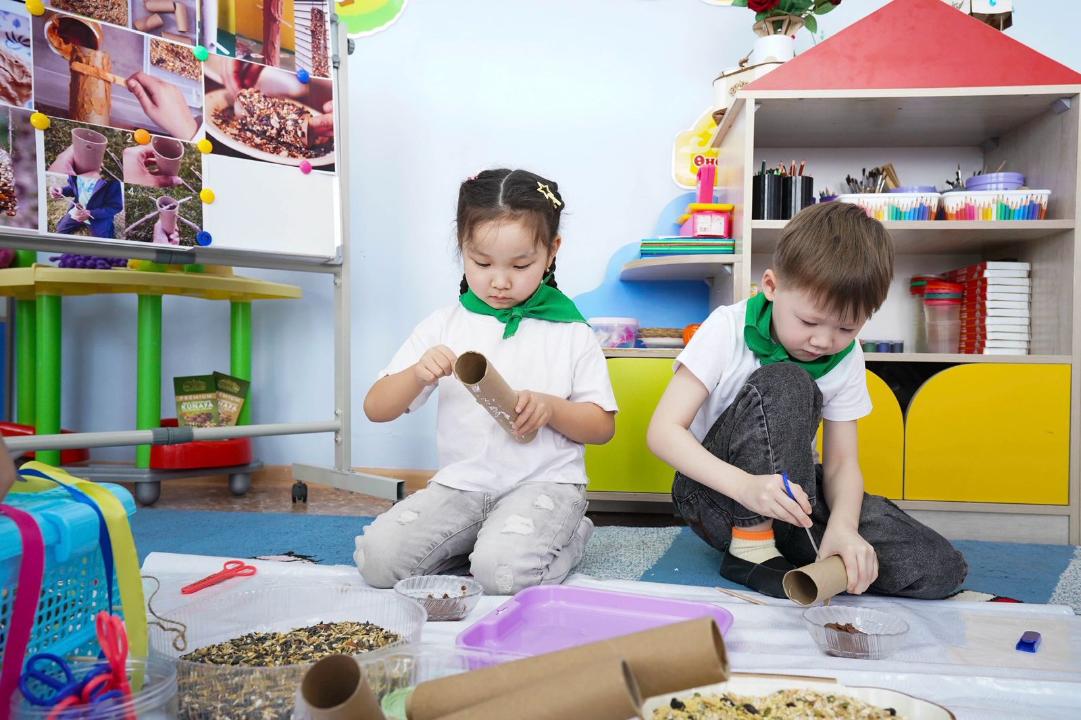 Цветы жизни: как в детском саду в Семее поддержали акцию «Таза Қазақстан»