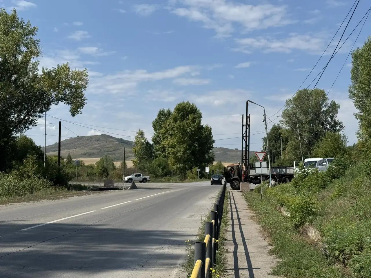 На въезде в город Алтай появились первые элементы будущей арки
