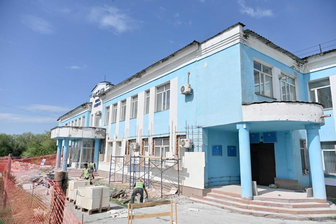 В Семее реконструируют центральную площадь и обновляют фасады зданий